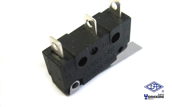 0673.jpg 微動開關(guān)